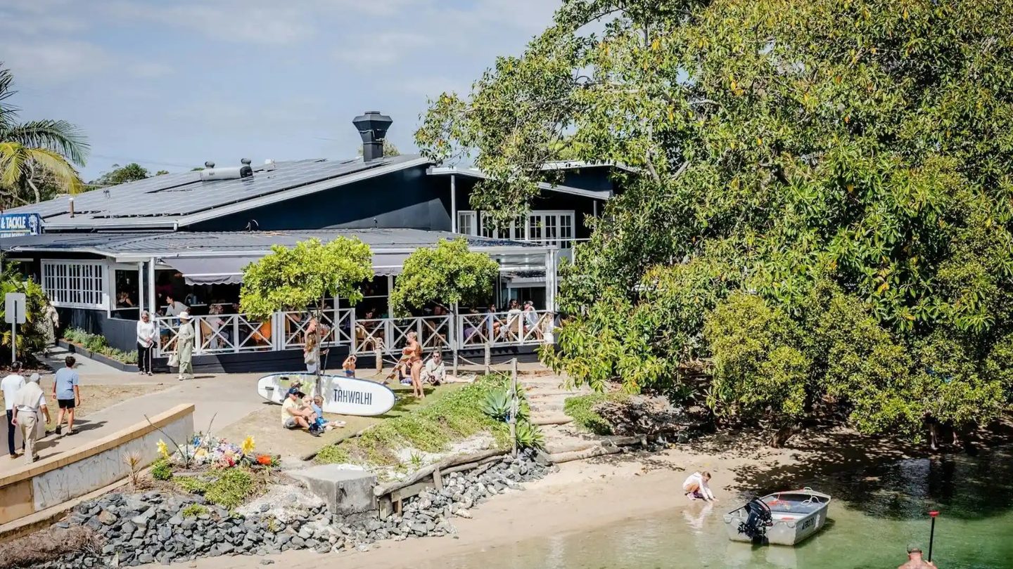 Tarte Beach House on the bank of Currumbin Creek
